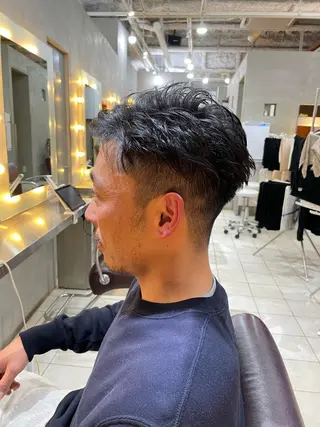 ショート 岡田 駿也のヘアスタイル