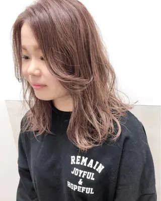 ミディアム カラー パーマ ヘアアレンジ キッズ ネイル マツエク・マツパ 🫧umu.🫧韓国 /レイヤー/ハッシュのヘアスタイル