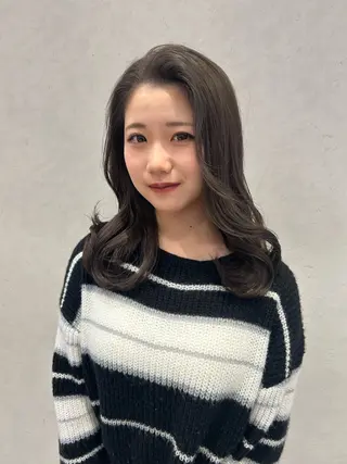 セミロング カラー レイヤー/インナー カラー🦋ルイのヘアスタイル