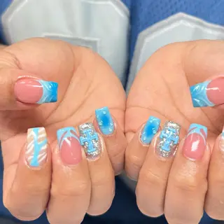 ネイル VIERU 🌈🎀💖のネイルデザイン