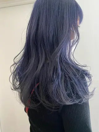 ロング カラー ツキノキ ミナのヘアスタイル