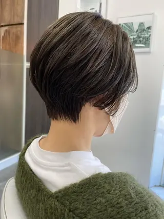 ショート カラー 平 ちひろのヘアスタイル