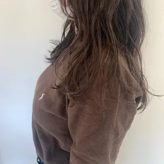 ミディアム カラー 末次 史奈のヘアスタイル