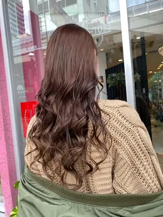 ロング カラー デザインカラー✨新倉 佑奈のヘアスタイル
