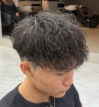 パーマ メンズ 沖田 光世のヘアスタイル