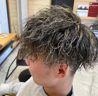 メンズ 岡田 麗華のヘアスタイル