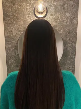 カラー Mori Aimiのヘアスタイル