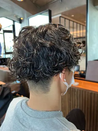 ショート パーマ メンズ 波巻きスパイラルパー マ/シャドウパーマ駿のヘアスタイル