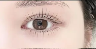 カラー パーマ ロング 白 ゆいのマツエク・マツパデザイン