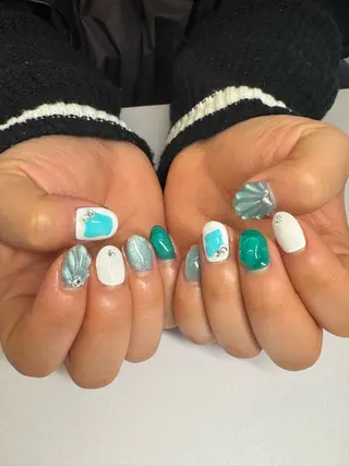 ネイル WHITELY みどりのネイルデザイン