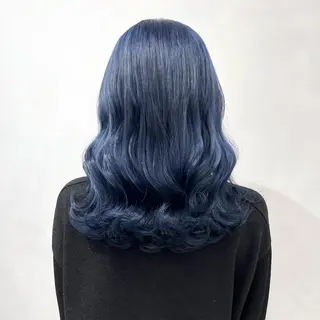 セミロング カラー 🩵ブリーチカラー 🐈MIORI🩵のヘアスタイル