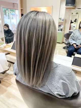 セミロング カラー 🌈派手髪ハイトーン 🌈鈴木亮太🌈のヘアスタイル