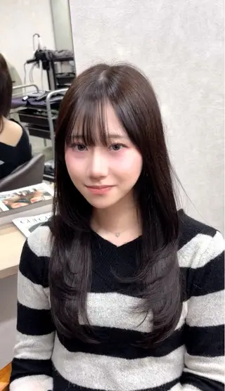 セミロング 鈴木 アメリのヘアスタイル