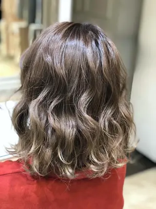 ショート カラー 海外レイヤー/ 梅田美容室のヘアスタイル