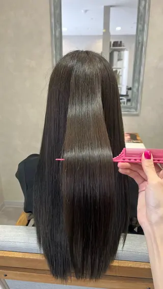 ロング 森 愛友のヘアスタイル