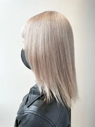 セミロング カラー ハイトーン×レイヤー ／遠藤将太のヘアスタイル