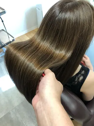 ミディアム tuuli トゥーリのヘアスタイル