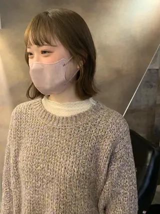 ミディアム カラー SAKINO． ベージュカラーのヘアスタイル