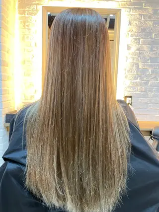 ロング 佐藤 佑美香のヘアスタイル