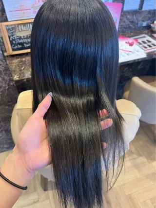 セミロング 岡村 真子のヘアスタイル
