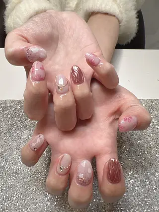 ネイル ガレンドウ 白澤 愛子のネイルデザイン