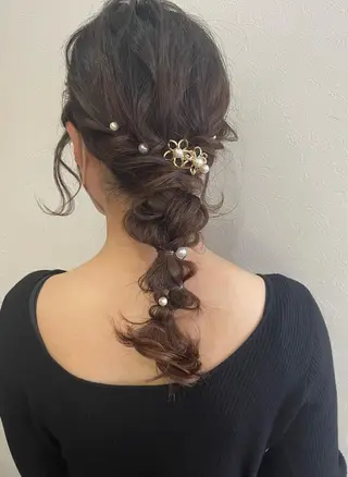 セミロング ヘアアレンジ Freez オオヤブ カホのヘアスタイル