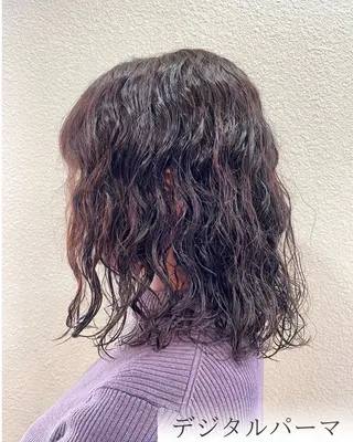 ミディアム パーマ ハイトーン/レイヤー 似合わせ・ユキノのヘアスタイル