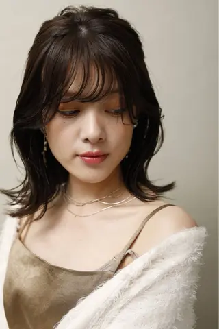 ミディアム カラー ヘアアレンジ イワサキ リカのヘアスタイル