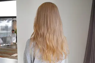 ロング カラー ✅ケアブリーチ✅ トヨオカ ノブヒデのヘアスタイル