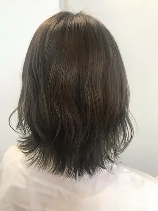 ミディアム カラー 【Uneユヌ】菊地 春那のヘアスタイル