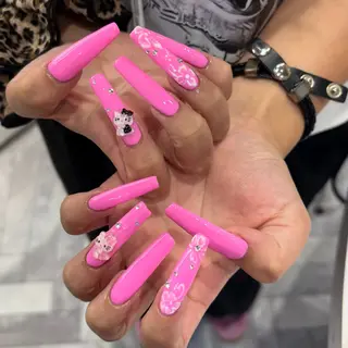 ネイル カンナ【Y2Kネイル /コーンロウ】のネイルデザイン