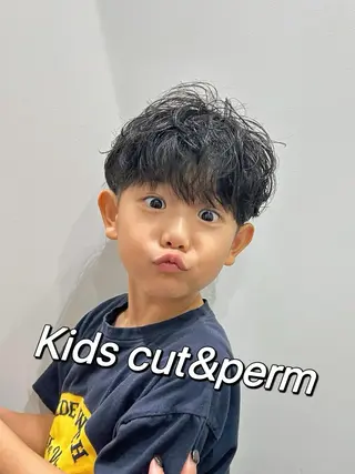 ショート パーマ メンズ calna by ELMO  上ノ井のヘアスタイル