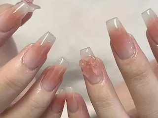 ネイル Shis_🦄shi 韓国風キラキラネイルのネイルデザイン