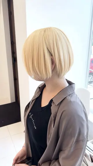 ショート カラー VIRAL ヴァイラルのヘアスタイル