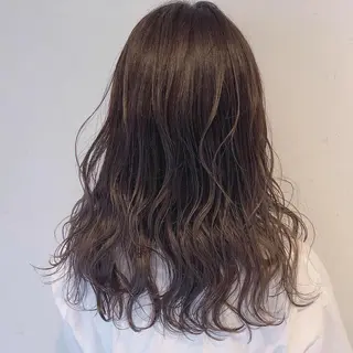 セミロング カラー 伊藤 さやかのヘアスタイル