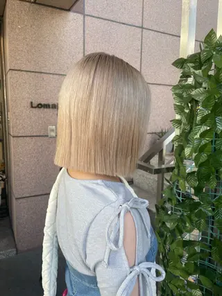 ショート カラー ミルクティー× グレージュMOMOのヘアスタイル