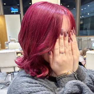 ミディアム カラー 肌に馴染むハイトーン /ミルクティーカラーのヘアスタイル