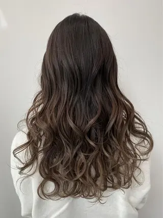 ロング カラー 【公式】amble luxe池袋東口🩷のヘアスタイル