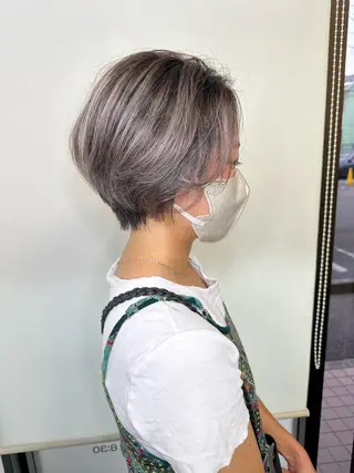 ショート カラー ブリーチカラー🫧 森　凪沙のヘアスタイル