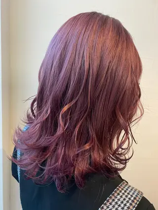 ミディアム 吉田 桃香のヘアスタイル