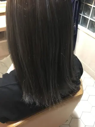 ミディアム カラー 井上 日菜乃のヘアスタイル