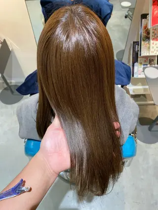 セミロング 必ず笑顔で帰っていた だきます！安田祐貴のヘアスタイル