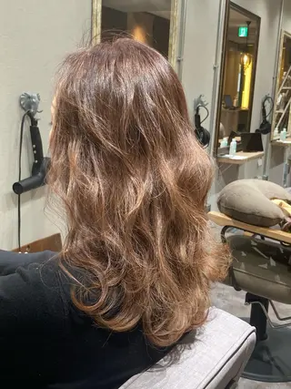 ロング カラー 浅野 順一のヘアスタイル