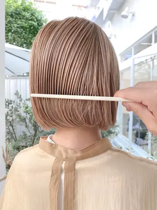 セミロング カラー ブリーチカラーが人気 onnuのヘアスタイル