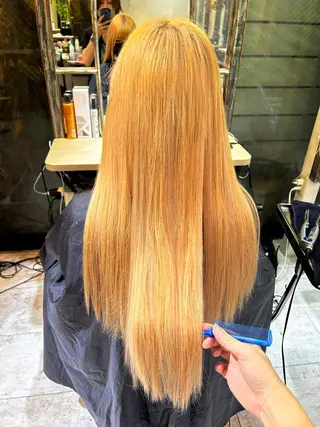 ロング カラー ササ キのヘアスタイル