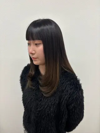 セミロング トレンドカラー🎀 miku🪞🩰のヘアスタイル