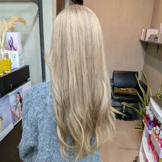 カラー ロング 小林 梨香のヘアスタイル