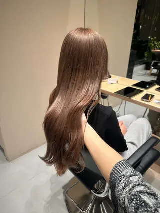 セミロング カラー ミオ💎ショート 透ける暗髪のヘアスタイル
