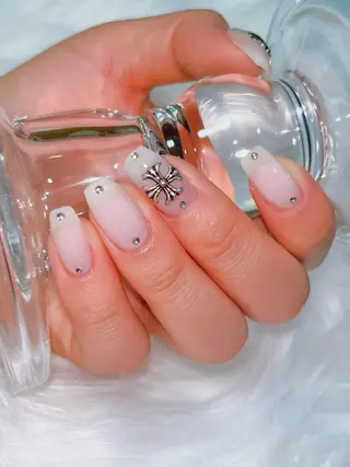 ネイル . JUNのネイルデザイン