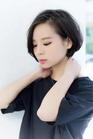 ショート 顔周りの垢抜けヘア 立山愛梨のヘアスタイル